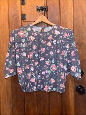 Floral Print Grey Women’s Top - Short Sleeve